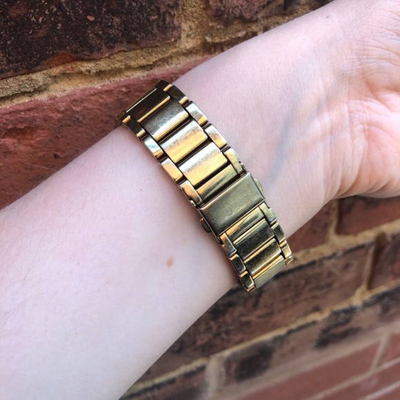 Michael Kors well used gold pearl watch - Picture 8 of 9